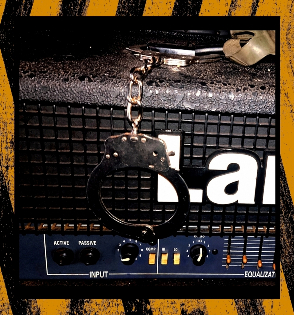PRESSE_HANDSCHELLEN_Nervenserum_561_Laney_Bass_Amp_Bassamp